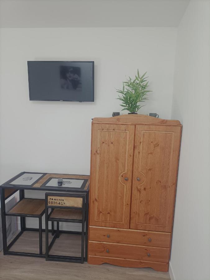 7 Minutes De L'Aeroport Cdg 4 Bed & Breakfast Thieux  Exterior photo